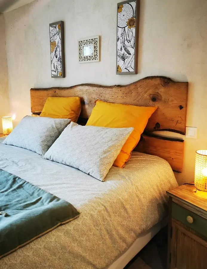 Chambres D Hotes Ysalice Merlas Bed and breakfast