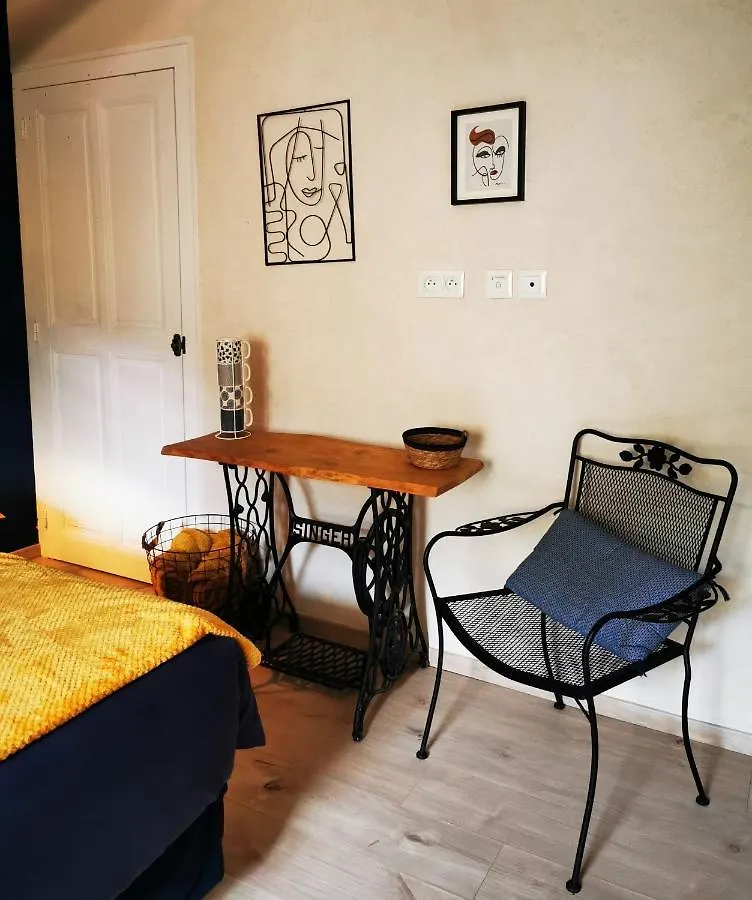 Chambres D Hotes Ysalice Merlas Bed and breakfast